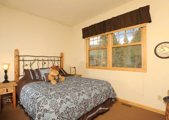 3 star hotel: Forest Condominiums